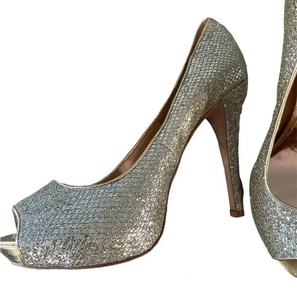 Badgley Mischka Leather GoldPumps size 10M